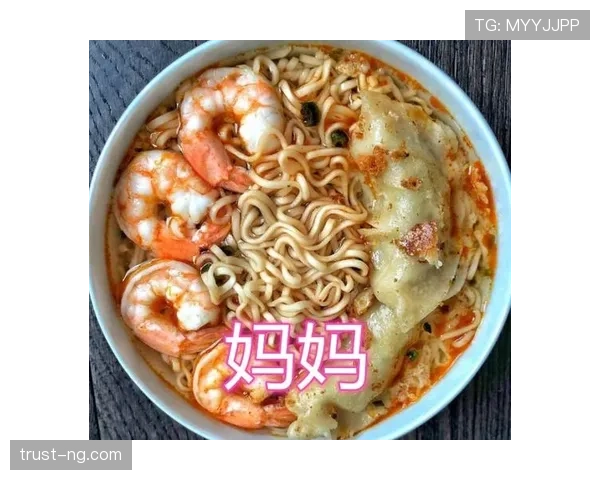 周琦这身高,居然在家自己煮泡面吃? 周琦这身高,居然在家自己煮泡面吃?